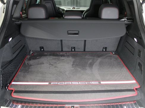 New 2025 Porsche Cayenne Turbo image 17