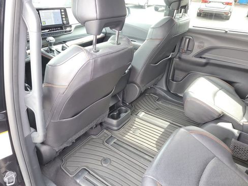 Used 2024 Toyota Sienna XSE w/ XSE Premium Package FWD image 15