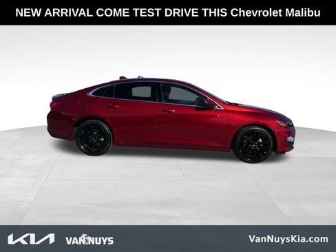 Used 2023 Chevrolet Malibu LT w/ Sport Edition image 2
