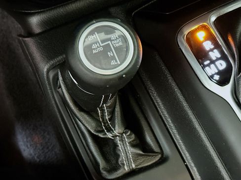Used 2022 Jeep Wrangler Unlimited Sahara w/ Cold Weather Group AWD/4WD image 25