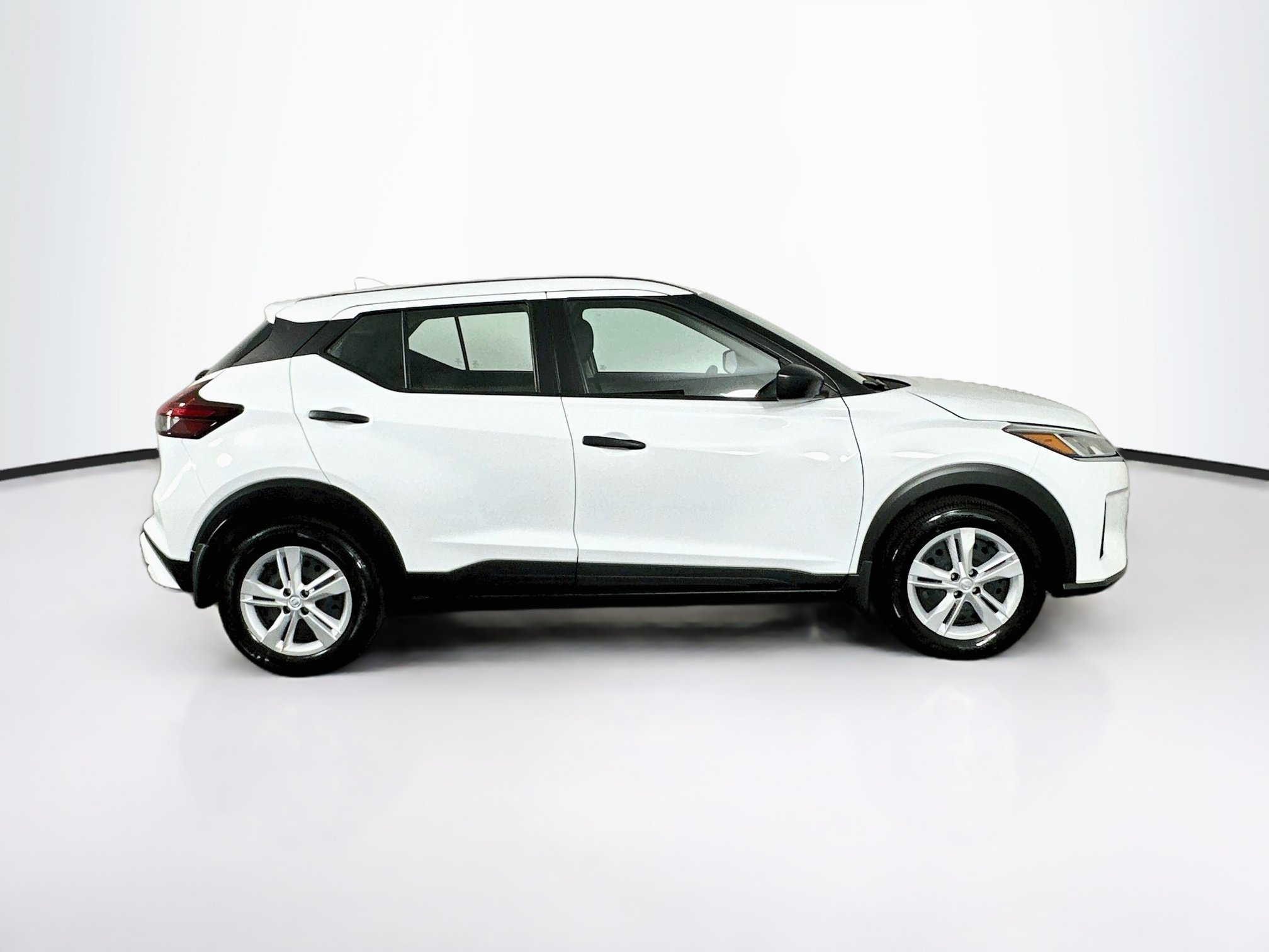 Used 2025 Nissan Kicks Play S FWD image 10