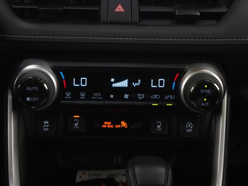 Used 2025 Toyota RAV4 XLE w/ Convenience Package image 19