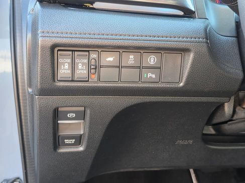 Used 2024 Honda Odyssey Elite image 14