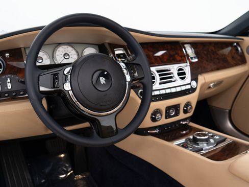 Certified 2016 Rolls-Royce Dawn image 21