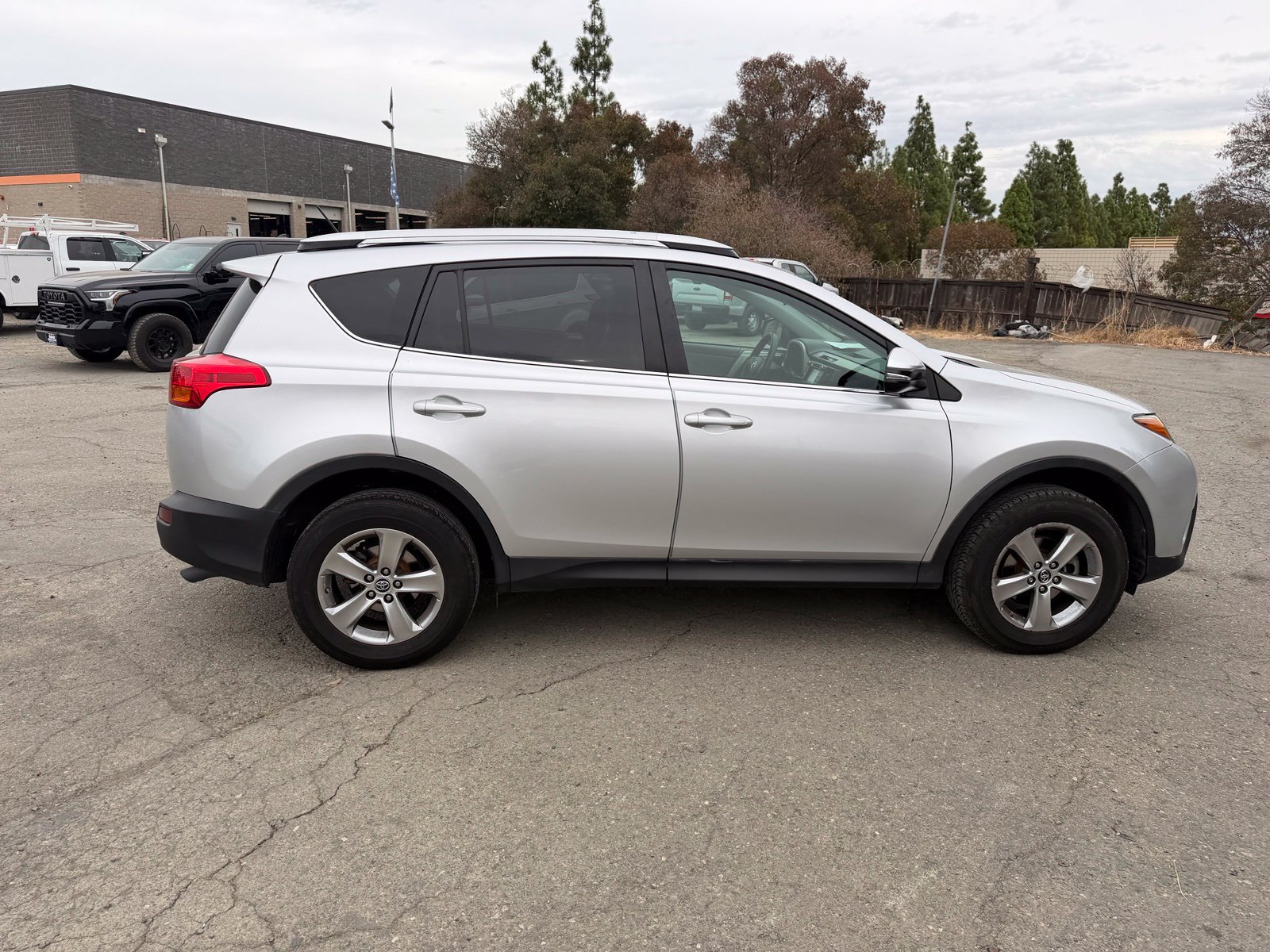 Used 2015 Toyota RAV4 XLE FWD image 6