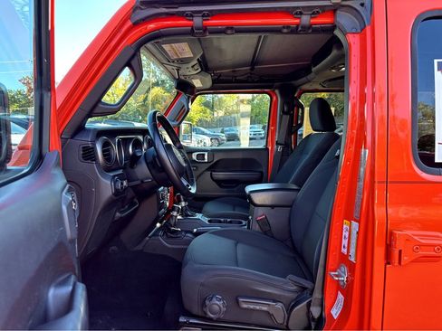 Used 2018 Jeep Wrangler Unlimited Sport S image 11