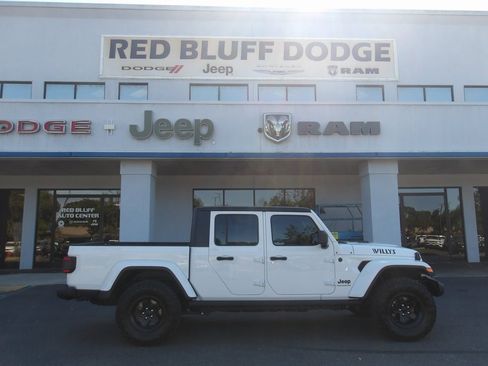 Used 2024 Jeep Gladiator Sport image 1
