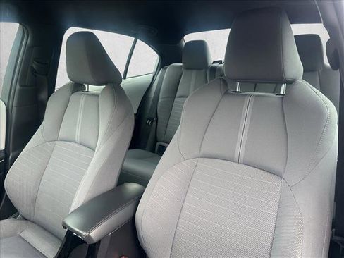 Used 2025 Toyota Corolla SE image 16