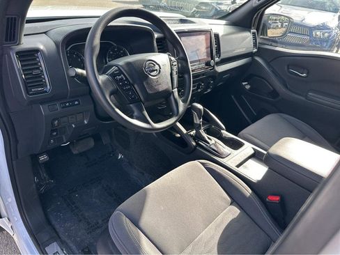 Used 2023 Nissan Frontier SV w/ Midnight Edition Package image 16