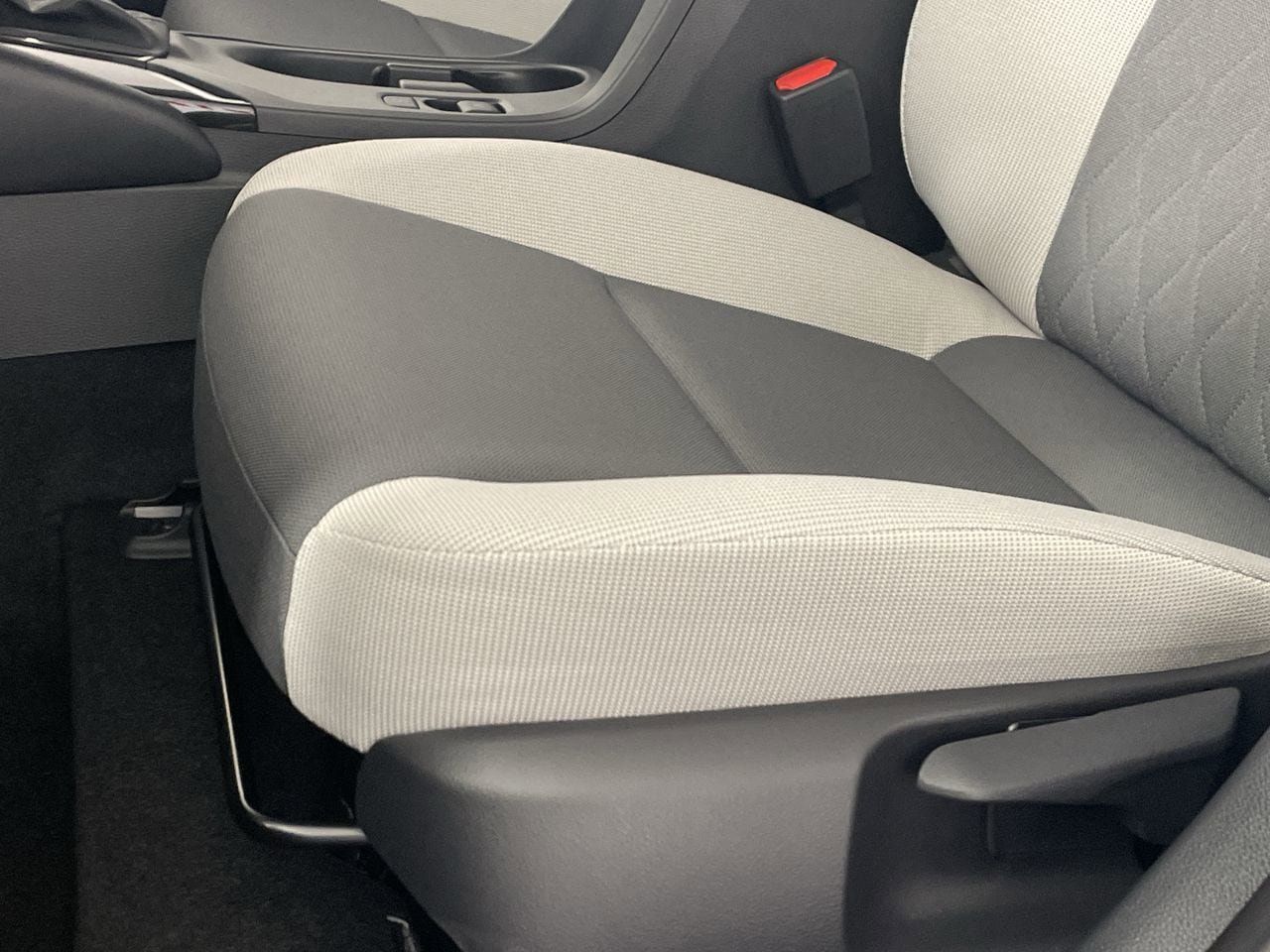 New 2026 Toyota Corolla LE w/ Carpet Mat Package (TMS) FWD image 18