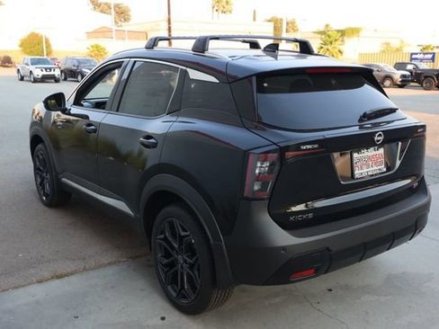 New 2025 Nissan Kicks SR image 6