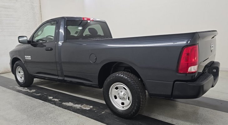 Used 2018 RAM 1500 Express RWD image 4
