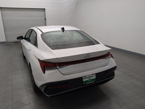 Used 2024 Hyundai Elantra Limited image 6