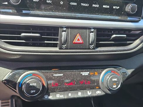 Used 2024 Kia Forte GT-Line image 13