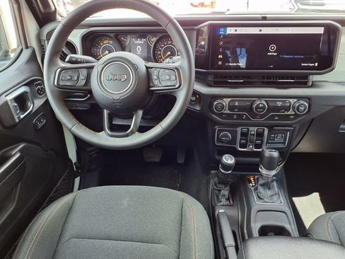 Used 2024 Jeep Wrangler Unlimited Sport AWD/4WD image 5