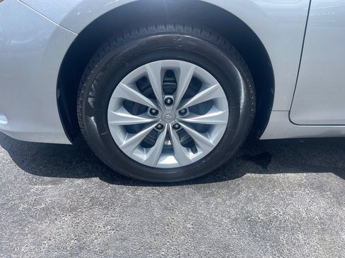 Used 2016 Toyota Camry LE FWD image 7