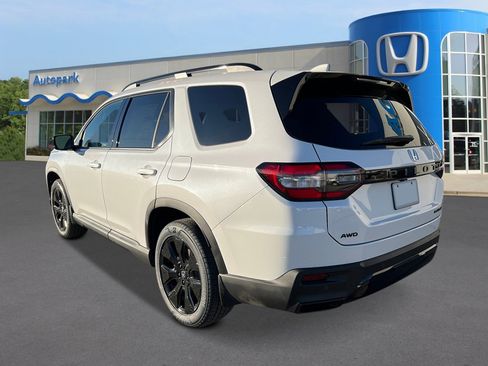 New 2026 Honda Pilot Black Edition image 3