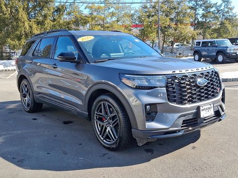 Certified 2025 Ford Explorer ST w/ Sun And Sound Package image 3