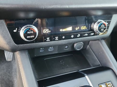 Used 2023 Mitsubishi Outlander SE image 26