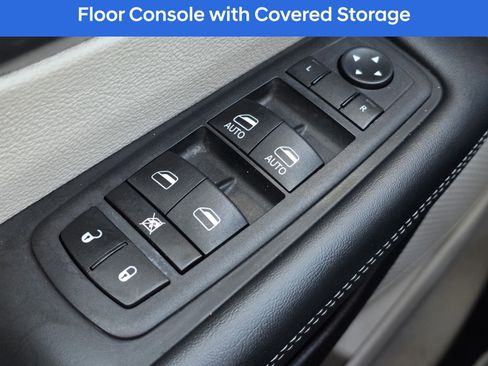 Used 2023 Chrysler Pacifica Touring-L image 29