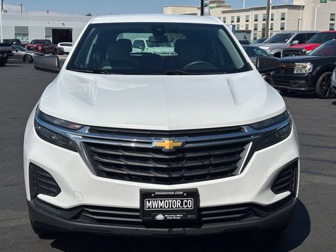 Used 2022 Chevrolet Equinox LS AWD/4WD image 2