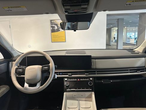 Used 2025 Hyundai Santa Fe SEL image 35