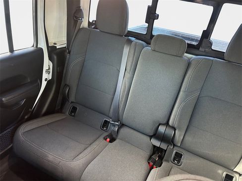 Certified 2024 Jeep Gladiator Sport image 9