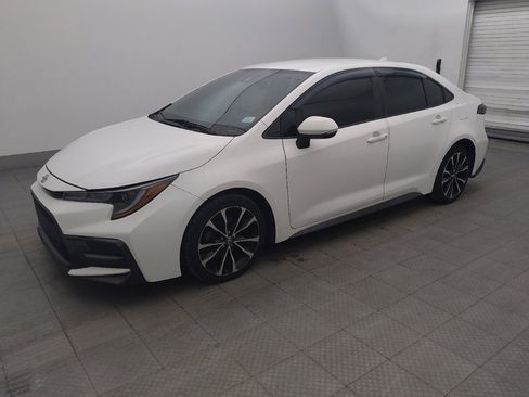 Used 2020 Toyota Corolla SE FWD image 2