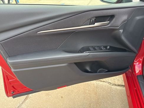 Used 2025 Toyota Camry LE image 7