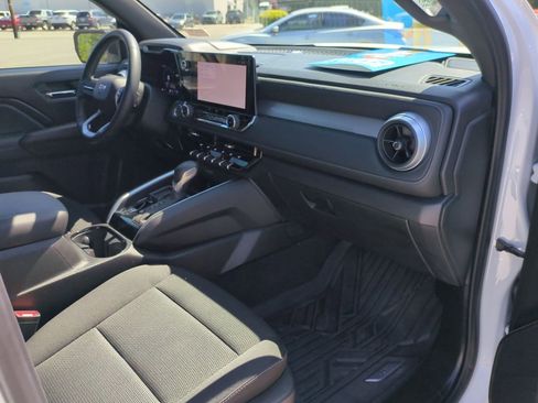 Used 2024 Chevrolet Colorado LT RWD image 30