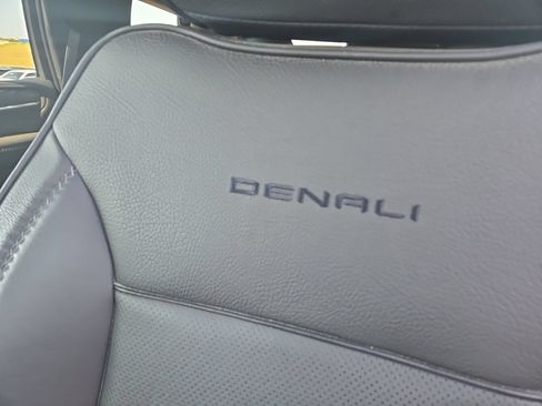 Used 2023 GMC Yukon Denali AWD/4WD image 9
