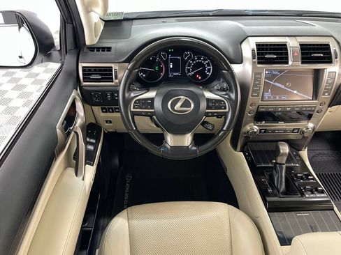 Used 2020 Lexus GX 460 Luxury w/ Accessory Package AWD/4WD image 30