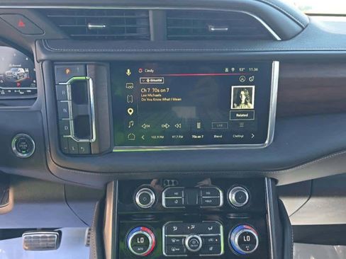 Used 2023 GMC Yukon XL Denali Ultimate AWD/4WD image 7