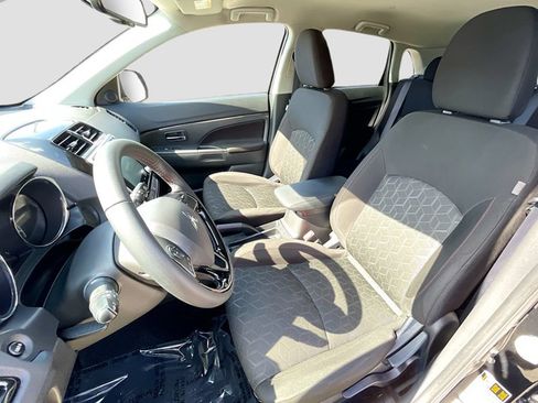 Used 2025 Mitsubishi Outlander Sport AWD image 18