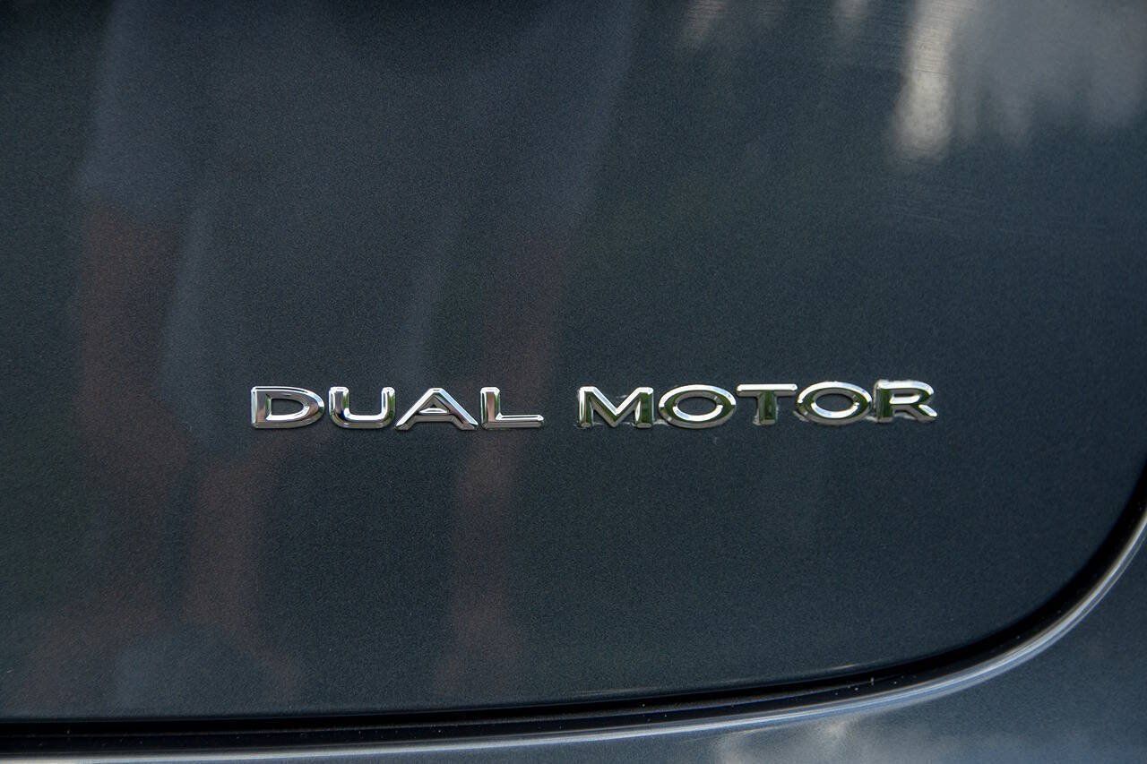 Used 2022 Tesla Model 3 Long Range AWD/4WD image 29