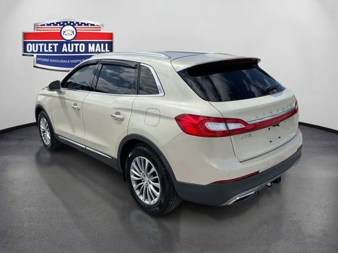 Used 2016 Lincoln MKX Select w/ Select Plus Package FWD image 5