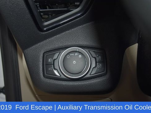 Used 2019 Ford Escape Titanium FWD image 9