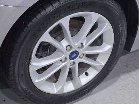 Used 2020 Ford Fusion SE image 16