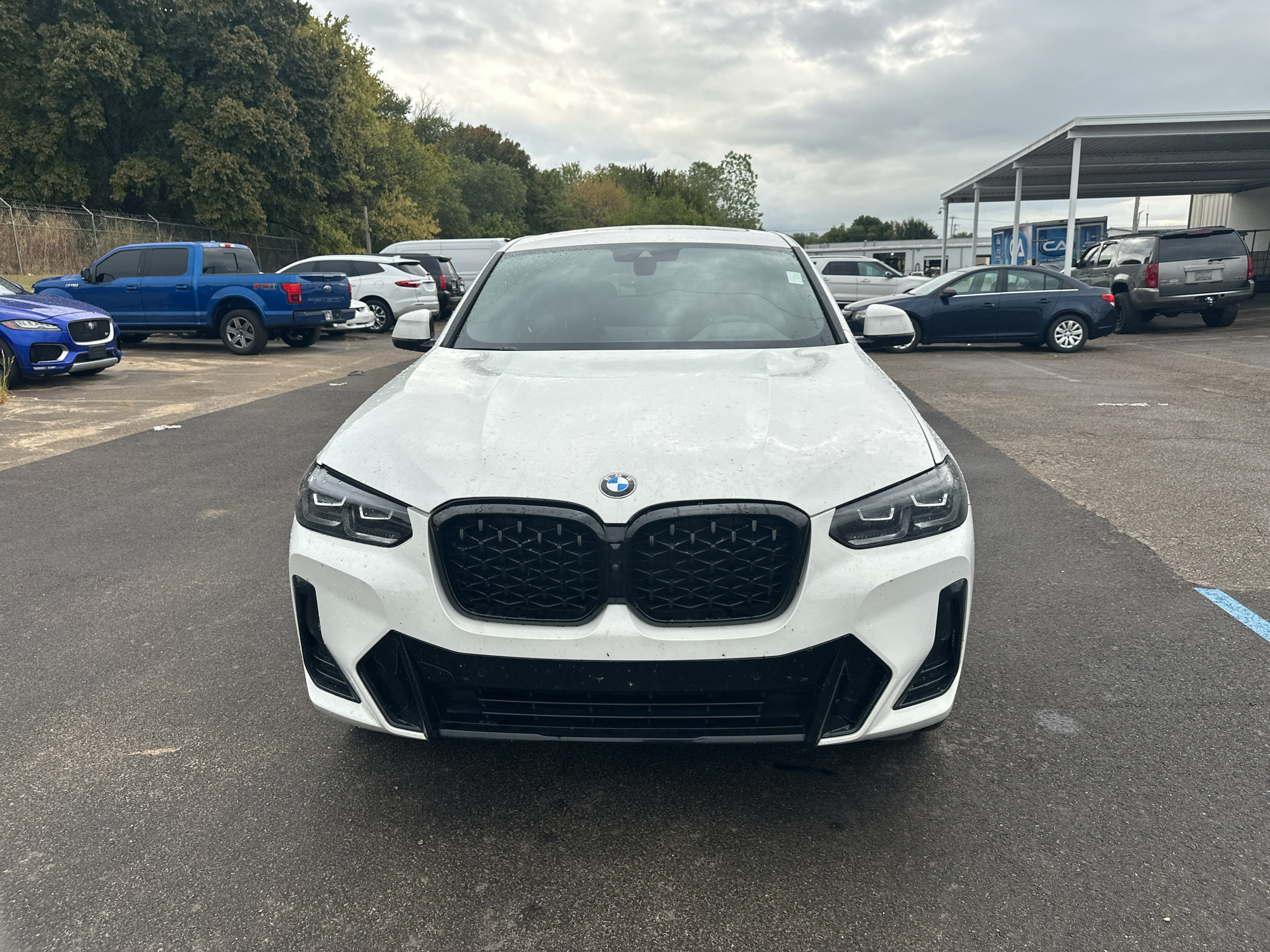 Used 2024 BMW X4 xDrive30i w/ Premium Package AWD/4WD image 2