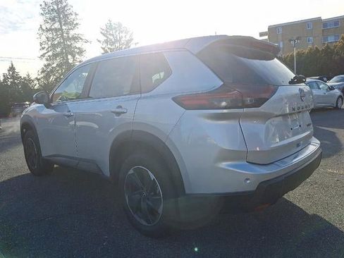 Used 2024 Nissan Rogue SV image 35