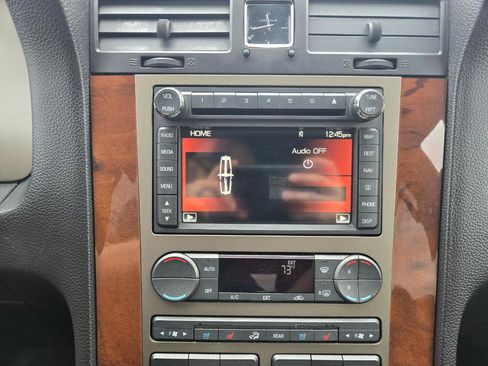 Used 2013 Lincoln Navigator 4WD w/ HD Trailer Tow Pkg image 17