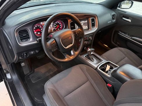 Used 2019 Dodge Charger SXT RWD image 13
