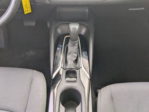 Used 2022 Toyota Corolla LE image 18