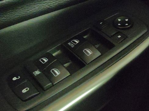Used 2019 Jeep Cherokee Latitude w/ Popular Appearance Group FWD image 27