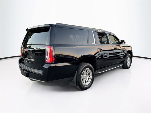 Used 2018 GMC Yukon XL SLE image 7