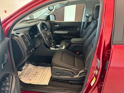 Used 2021 Chevrolet Colorado LT w/ LT Convenience Package AWD/4WD image 13