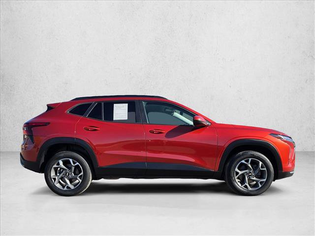 Used 2024 Chevrolet Trax LT w/ LT Convenience Package FWD image 6