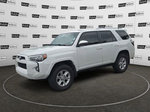 Used 2018 Toyota 4Runner SR5 RWD image 2