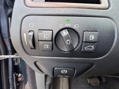 Used 2011 Volvo XC70 3.2 image 27