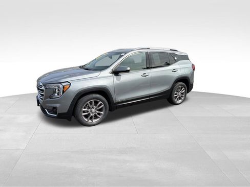 Used 2024 GMC Terrain SLT AWD/4WD image 5
